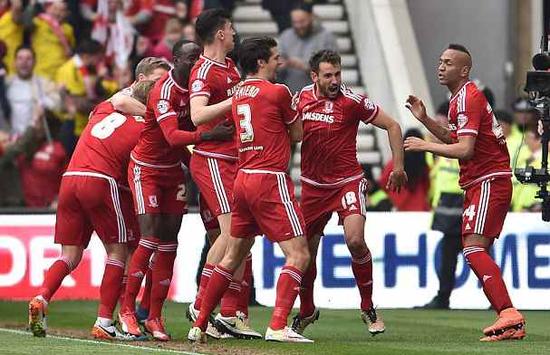 中国队以 中国队以